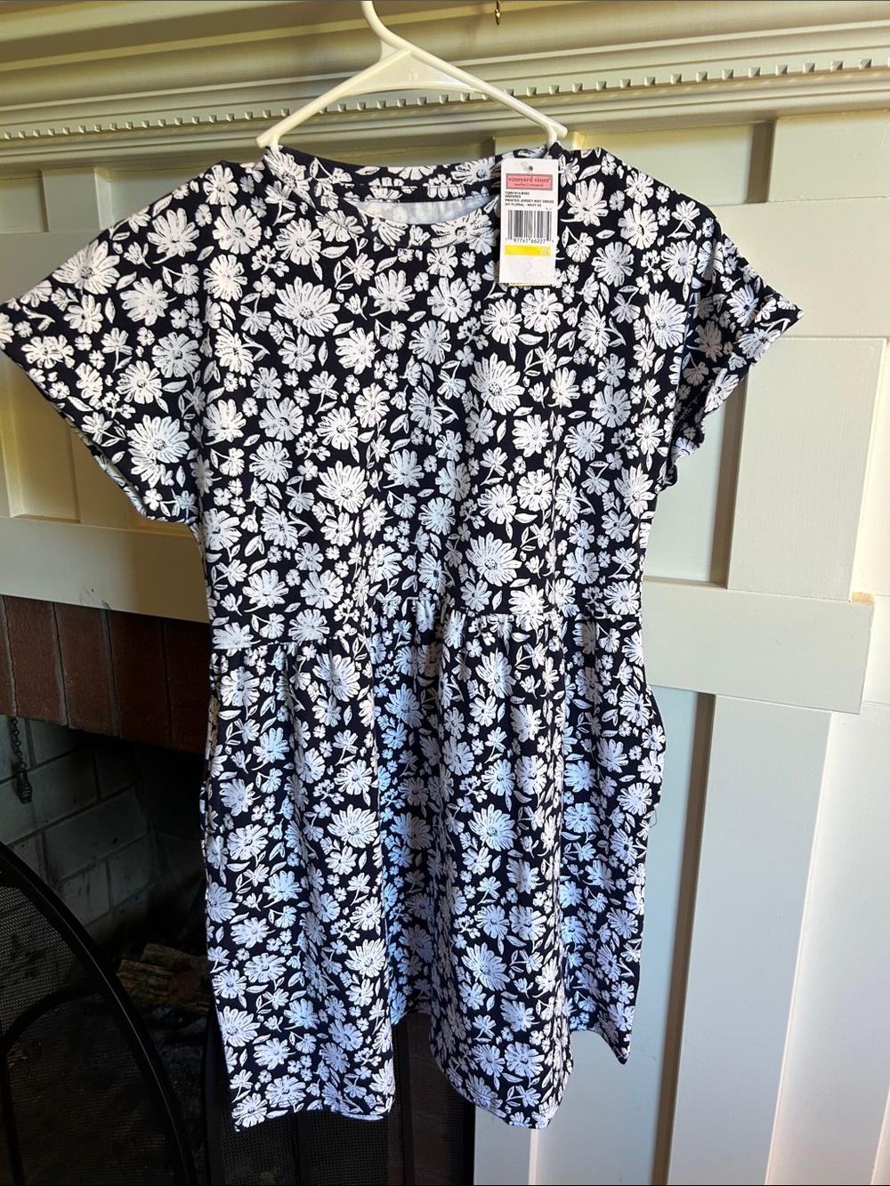 NWT Girls Vineyard Vines Blue and White Floral Dress Size M 10-12